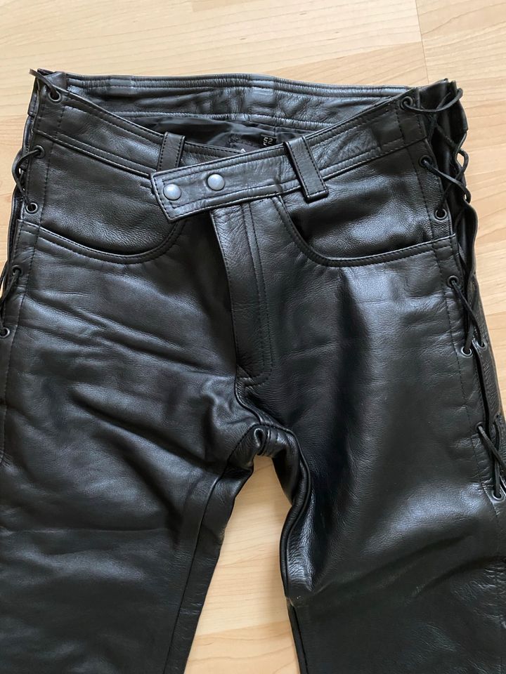 Motorradhose Lederhose Gr.52 unisex Schnürung in Wilhelmshaven