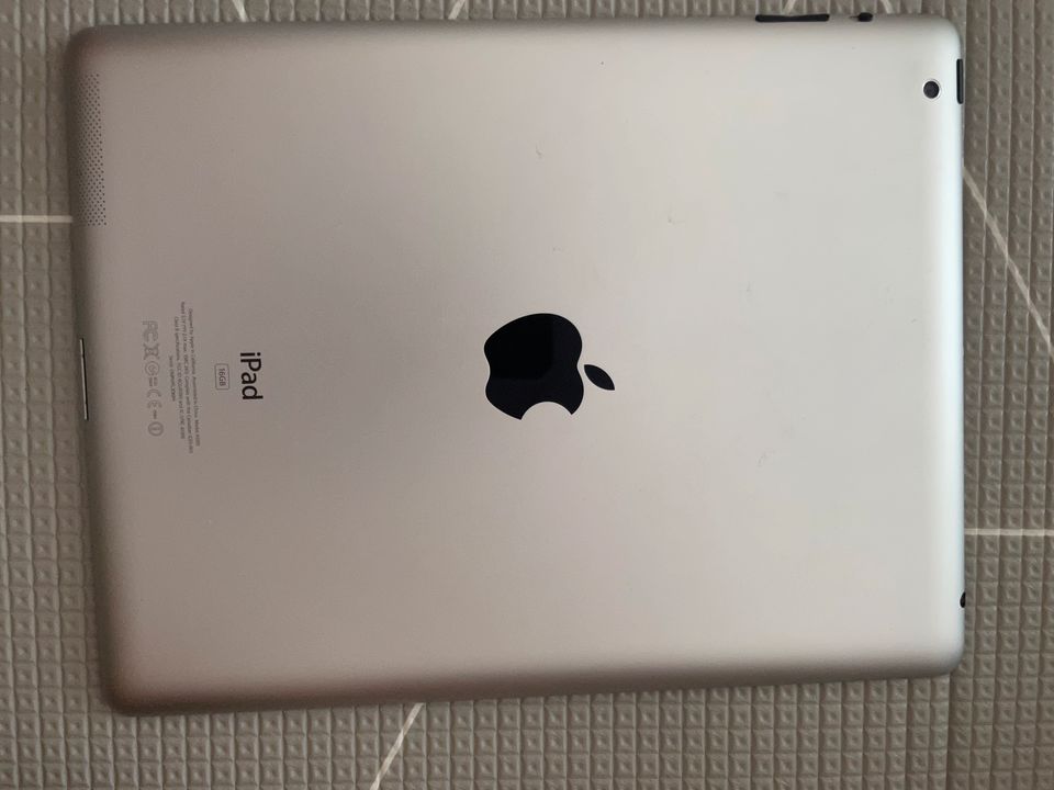 Gepflegtes iPad 2 A1395 16 GB in Gelnhausen