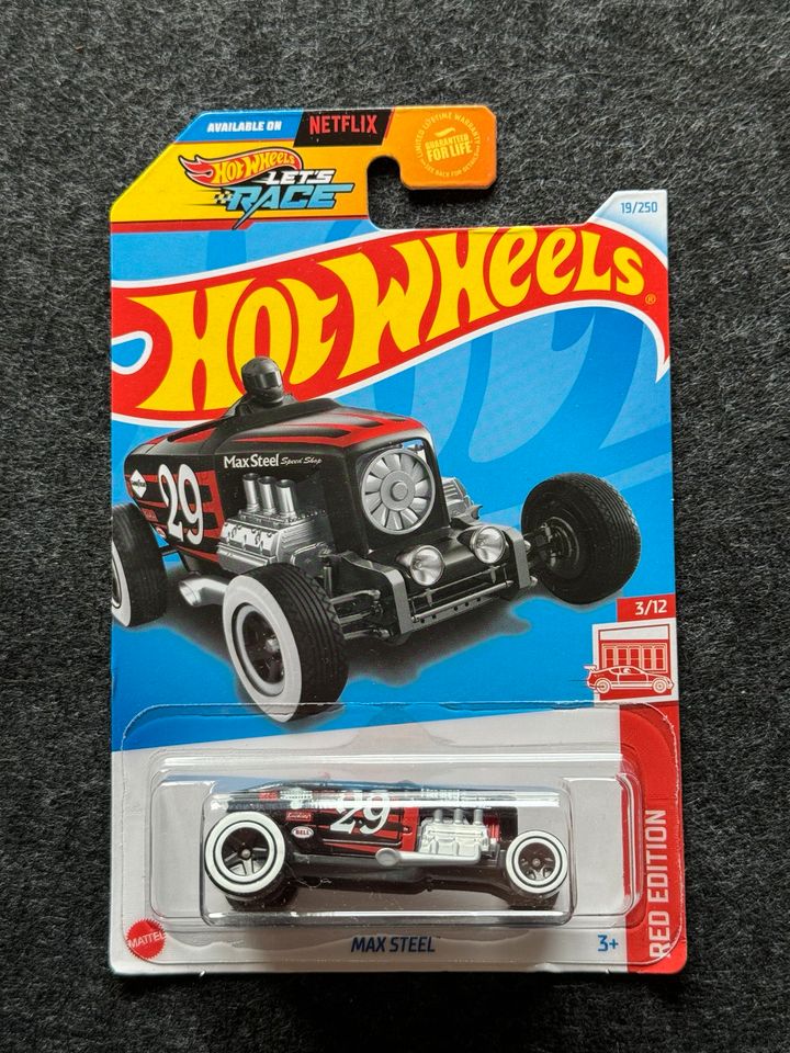 Hot Wheels - Red Edition US Target Exclusive Modelle in Meißen