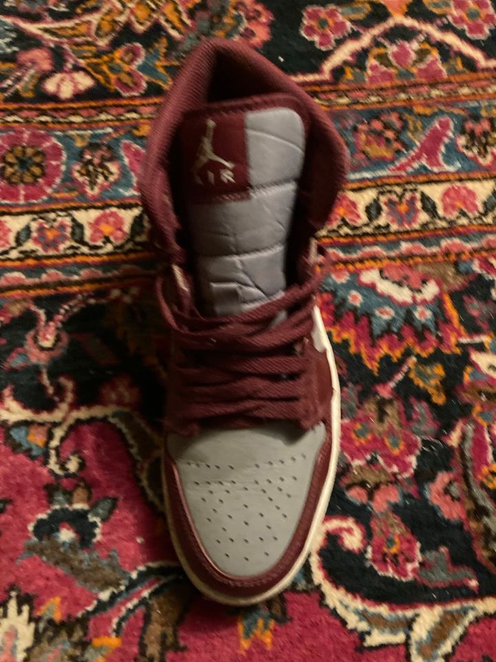 Jordan 1 mid in Nordkirchen