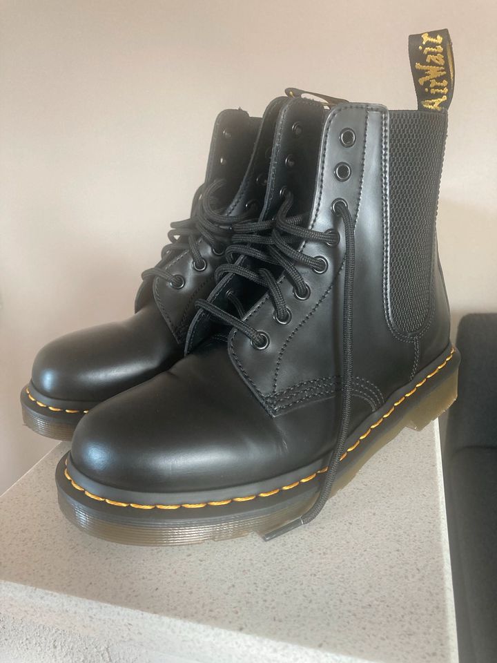 Dr. Martens 1460 HARPER / Größe 40 in schwarz in Moers