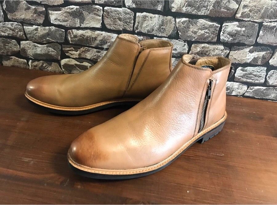 Herren Designer Herren Schuhe Halbstiefel gr 43 neuwertig in Magdala