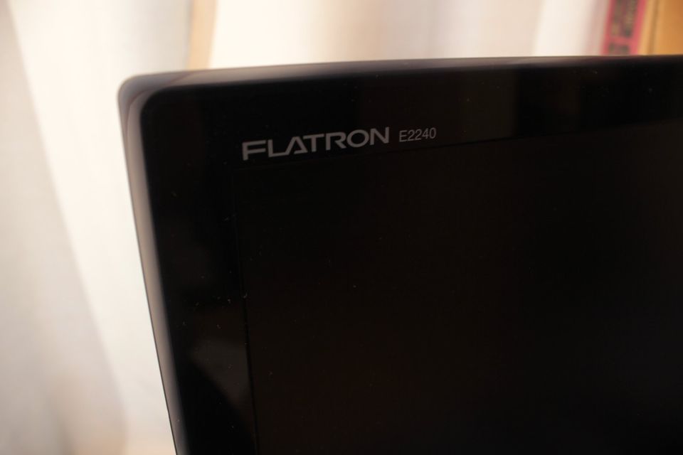 21,5 Zoll LG Flatron E2240T-PN PC Monitor mit OVP guter Zustand! in Römerstein