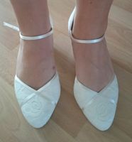 Brautschuhe Pumps von Rainbow Club ivory Größe 38 Niedersachsen - Sarstedt Vorschau