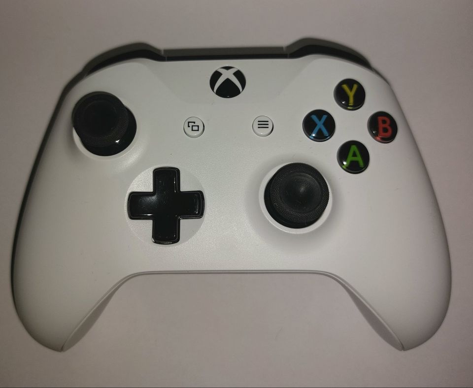 XBOX ONE CONTROLLER, NEUE HALL EFFEKT STICKS VERBAUT in Ebersbach/Sachsen