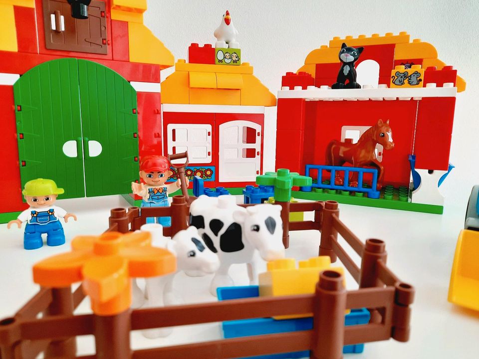 Lego Duplo 10525 großer Bauernhof Huhn Katze Pferd Kuh Traktor in Husby