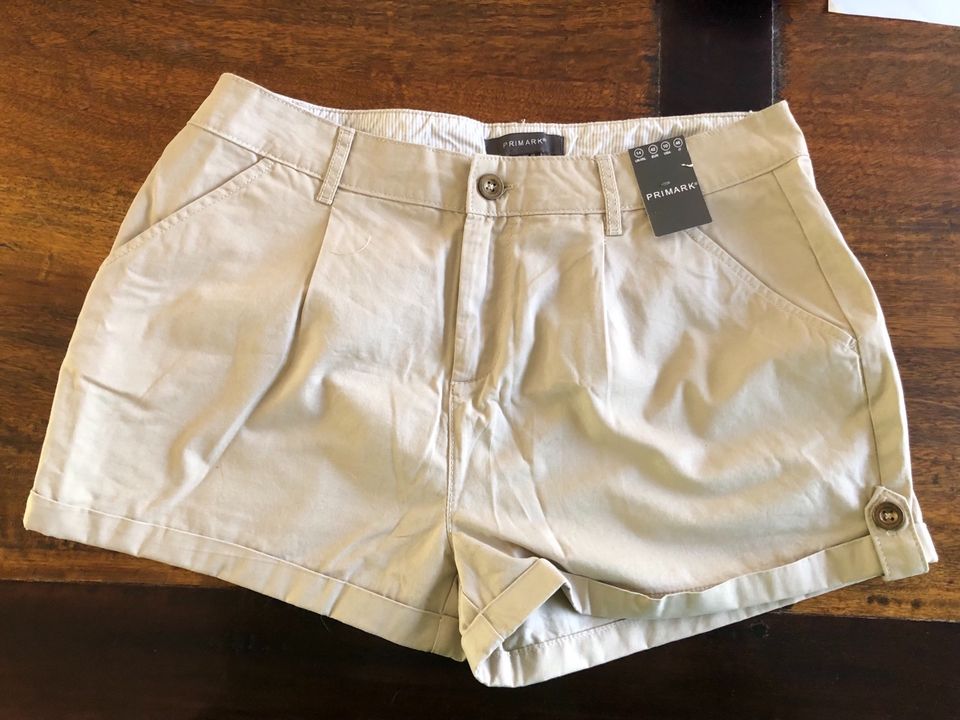 NEU - Bermudashorts, Shorts, beige, Primark, 42 mit Etikett in Frankfurt am Main
