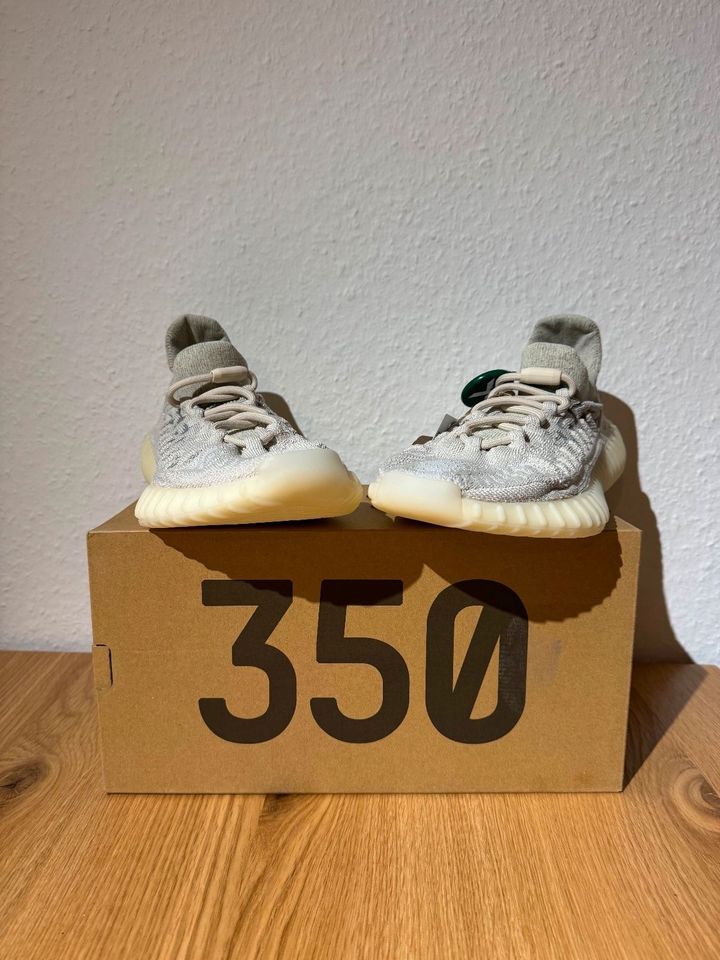 ADIDAS YEEZY BOOST YZY 350 V2 CMPCT US 9,5 EU 43 1/3  H06519 in Duisburg