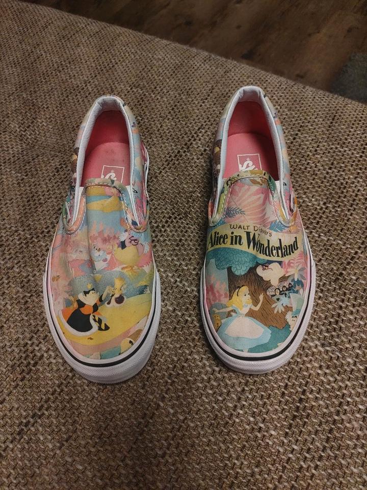 Vans Slip On Alice im Wunderland 36 5 in Sachsen Anhalt Zahna Elster kleinanzeigen