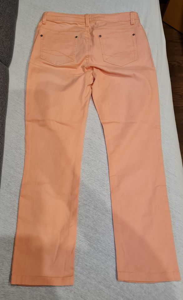 Tchibo Woman Jeans rosa/lachsfarben Größe 38 in Völklingen