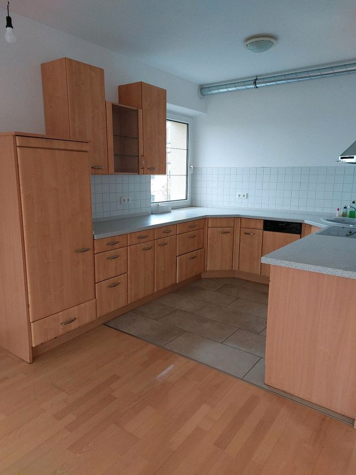 Großzügige 3-Raum-Wohnung mit Einbauküche in Dresden