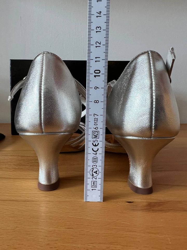 ANNA KERN Tanzschuhe MAGALIE Nappaleder Leder silber 5,5 5 1/2 5 in Langen (Hessen)