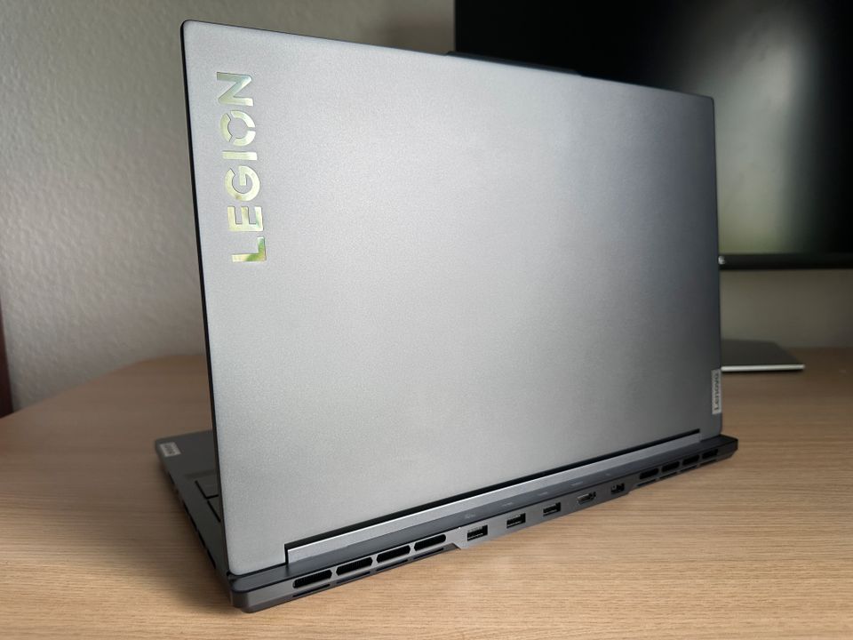 Lenovo Legion Slim 7 Gaming Laptop AMD 32 GB RAM 1,5 TB RTX 4060 in Berlin