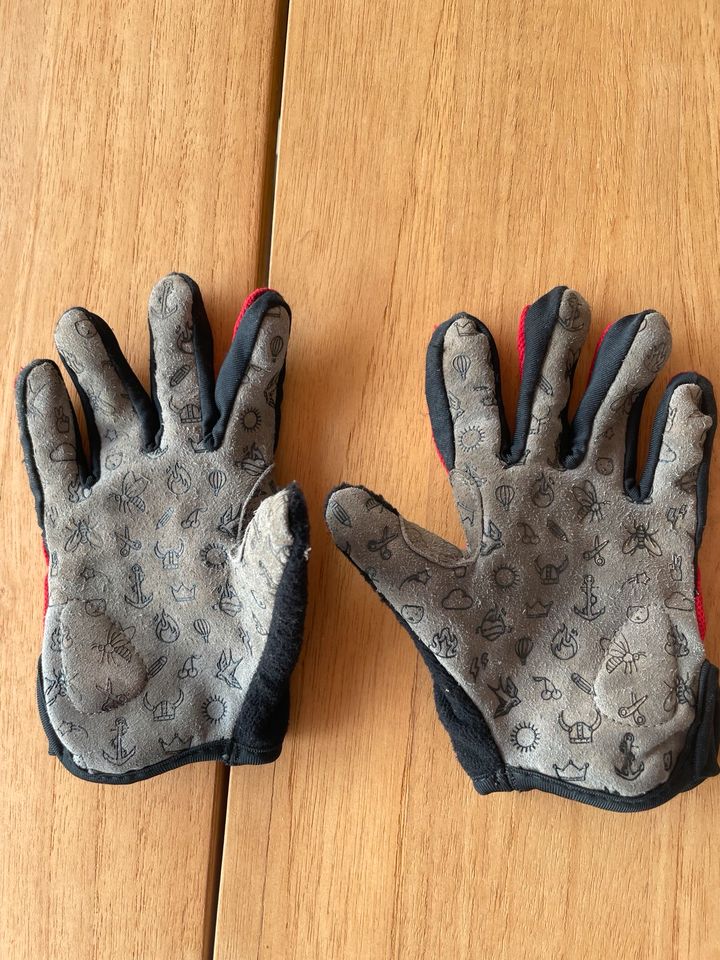 Woom Handschuhe Größe 6 in Xanten
