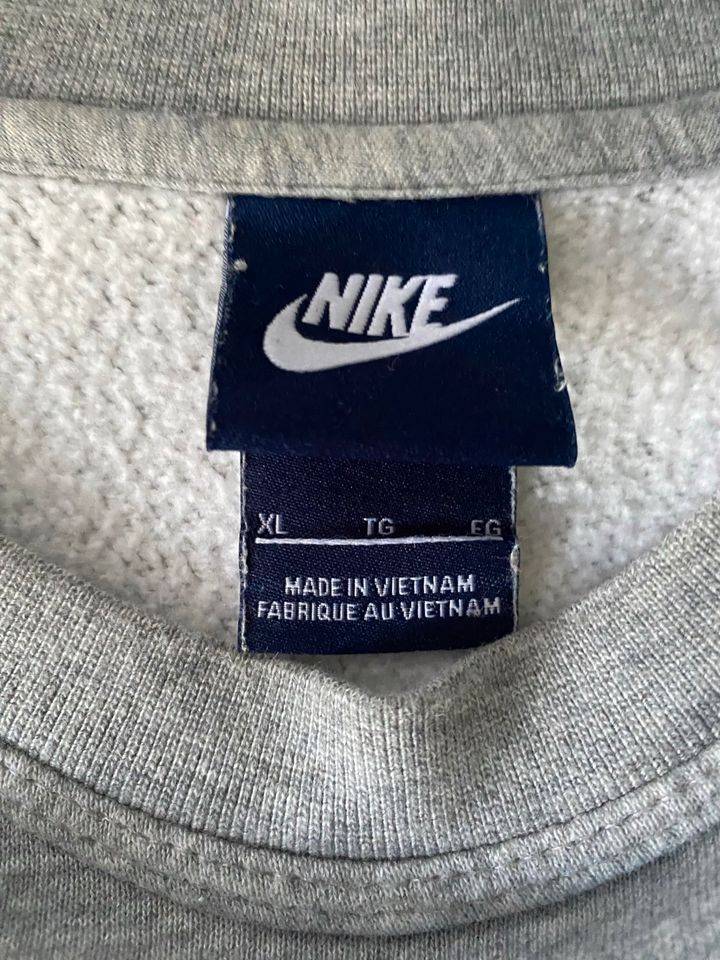 Nike Pullover in Eisingen