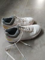 On the Roger weiß grau 37,5 Sportschuh Turnschuh Sneaker Hessen - Roßdorf Vorschau