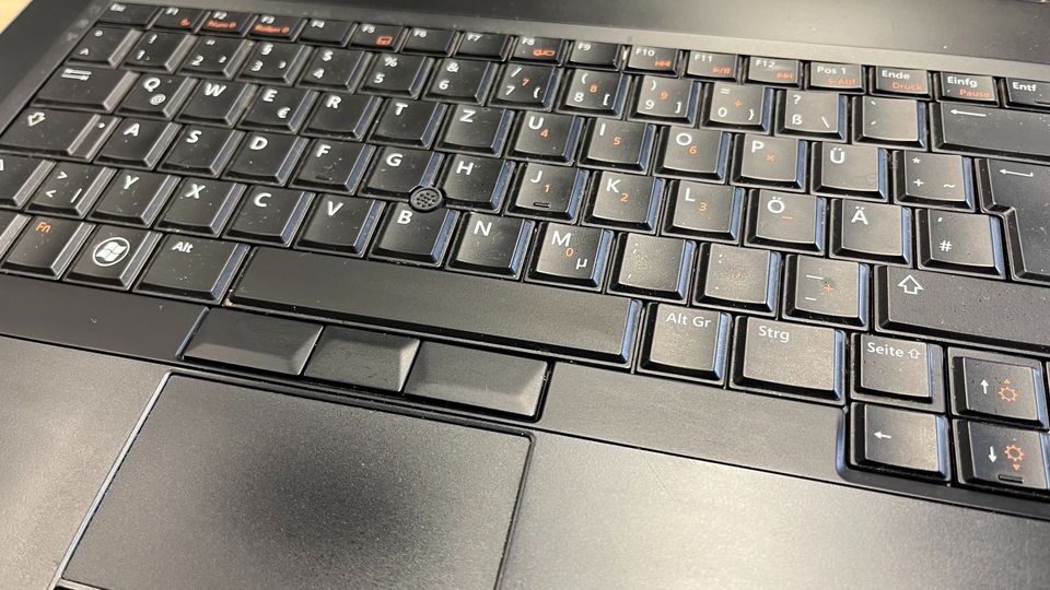 Dell Laptop mit SSD und 8GB RAM in Krostitz