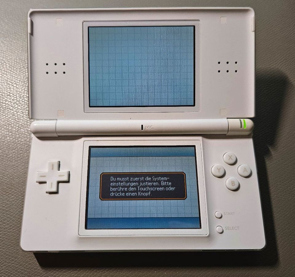 Nintendo DS Konsole weiß, inkl. Ladegerät in Haag a.d.Amper