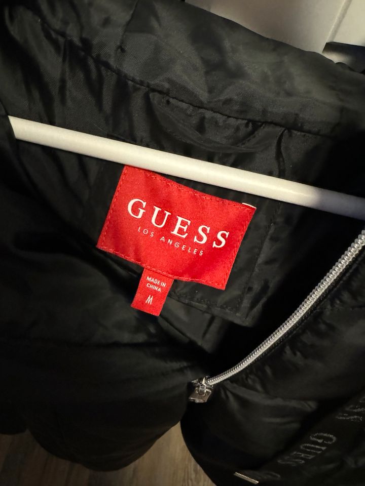 GUESS Damen Jacke schwarz mit Kapuze M 38 ❣️ in Hagen