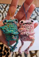 Leggy Frog ( Amigurumi Schlüsselanhänger) Nordrhein-Westfalen - Gummersbach Vorschau