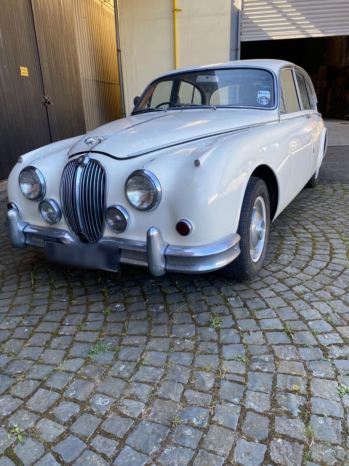 Abbildung des Autos Jaguar MK 2 240 RHD