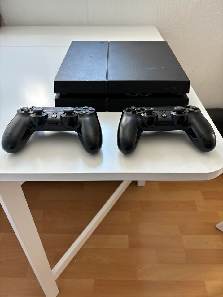 PS4 500 GB in schwarz in Lenningen