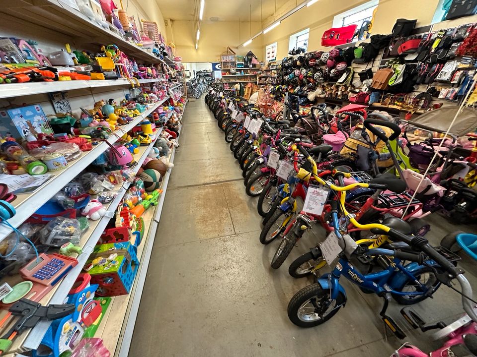 HEUTE MIT TERMIN KINDER SECONDHAND GROSSE AUSWAHL in Bünde