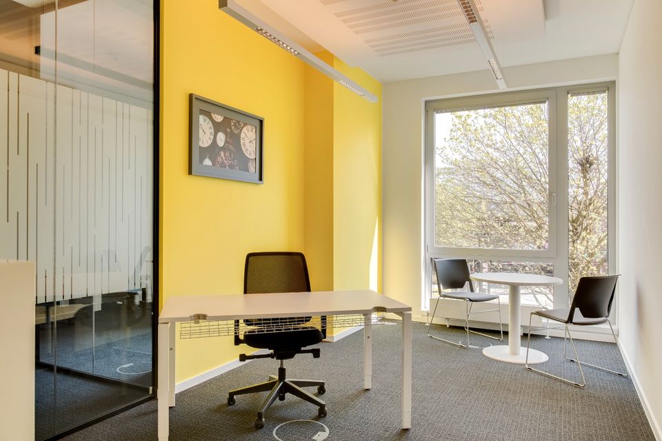 Privater Büroraum für 2 Personen 10 sqm in Regus Centro in Oberhausen