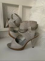 Sandaletten, high heels, 40, Plateau, grau/ beige, Ketten Nordrhein-Westfalen - Kamp-Lintfort Vorschau