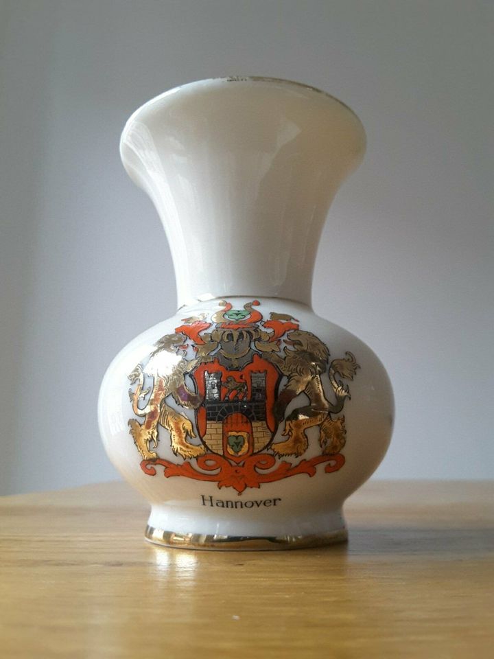 Vase Porzellan Wappen Hannover handgemacht sammeln gold alt in Hannover