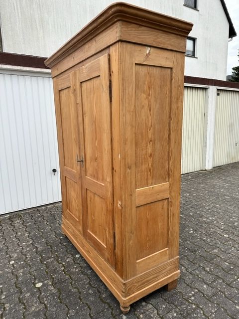 Antiker Biedermeier Weichholz Schrank um 1850 zerleg wohnfertig in Mainhausen