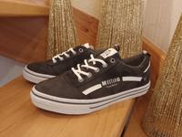 Mustang.  Neu stylische Sneaker.  Größe 39. Baden-Württemberg - Wendlingen am Neckar Vorschau