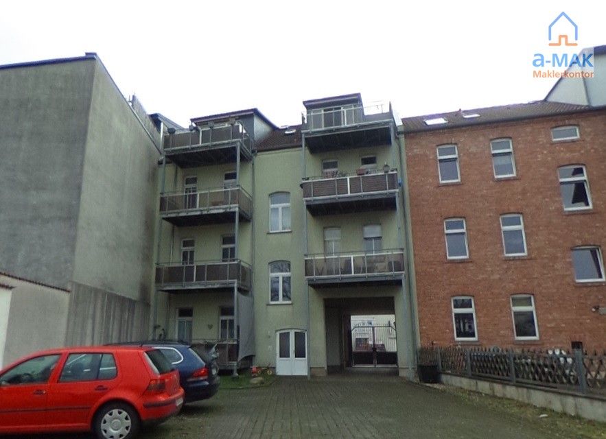 Vermietete 3-Zimmer-Eigentumswohnung mit Stellplatz und zwei Balkonen in Köthen zu verkaufen in Köthen (Anhalt)