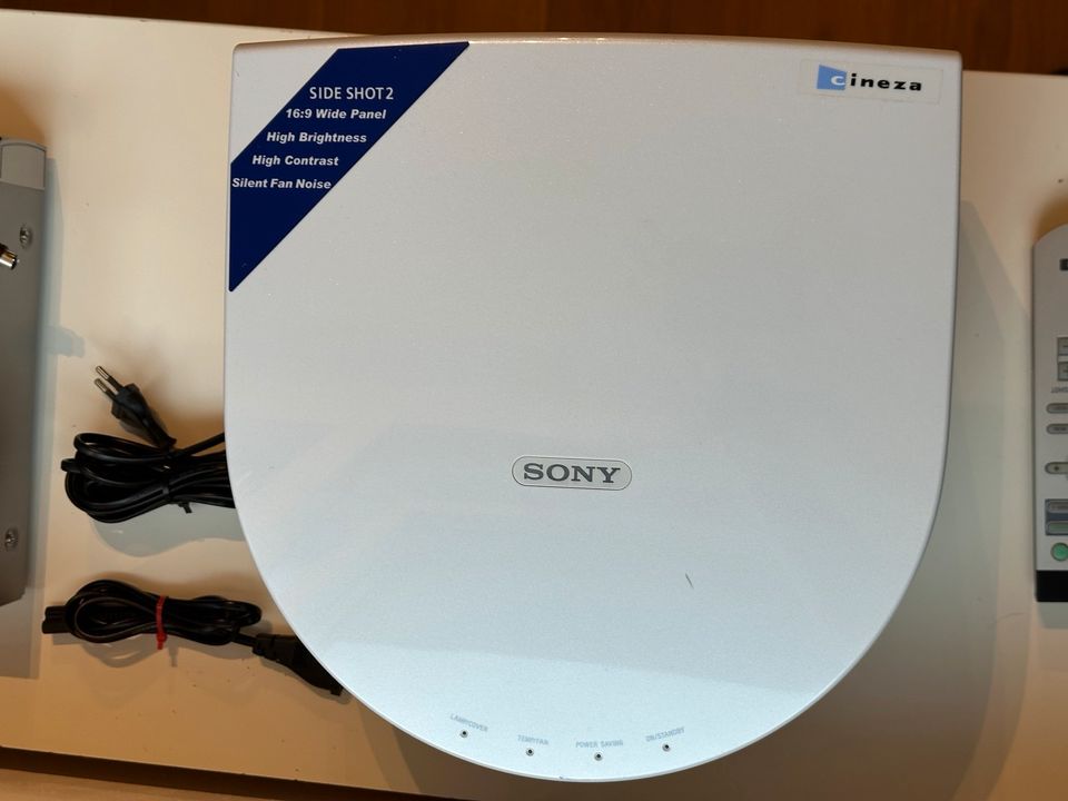 Beamer Sony VPL-HS2 (105 Betriebsstunden) und GRATIS  DVD Player in Eichstätt