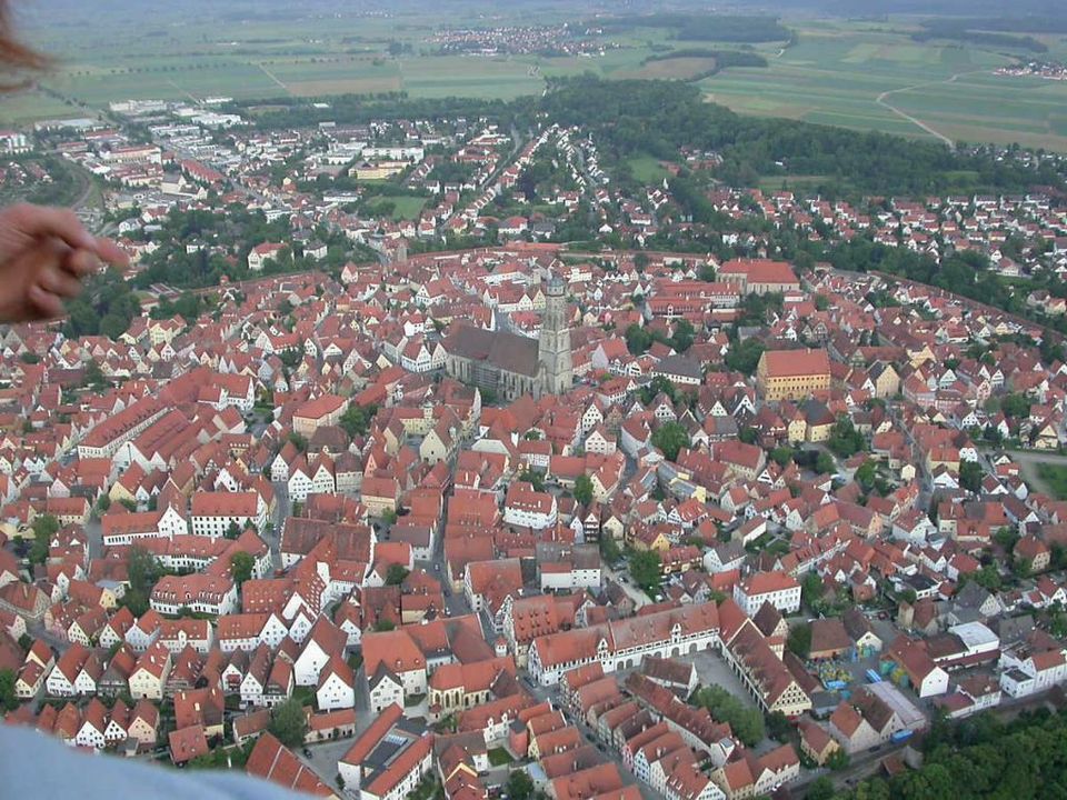 Nördlingen Ballonfahrt in ihrem Wohnort (Nördlinger Ries) in Nördlingen