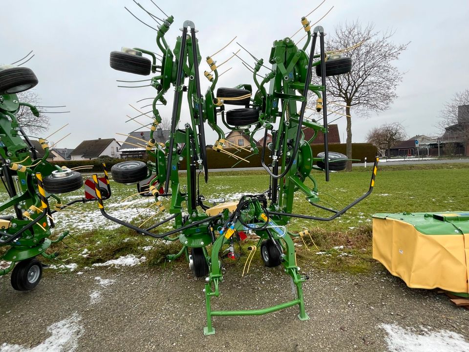 Krone Vendro 900 Heuwender in Salzkotten