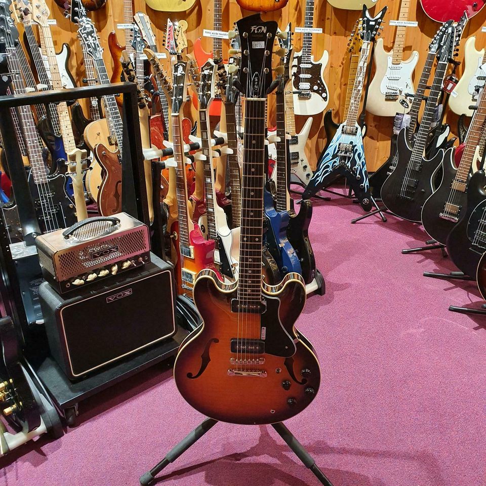 FGN Masterfield Semi P90 Antique Sunburst E-Gitarre Semi Hollow in Hannover