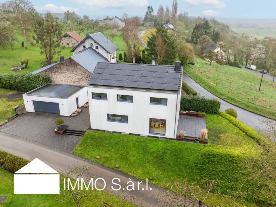 Ihr perfektes Zuhause - Modernes lichtdurchflutetes Einfamilienhaus mit einem großen Grundstück ! in Ingendorf