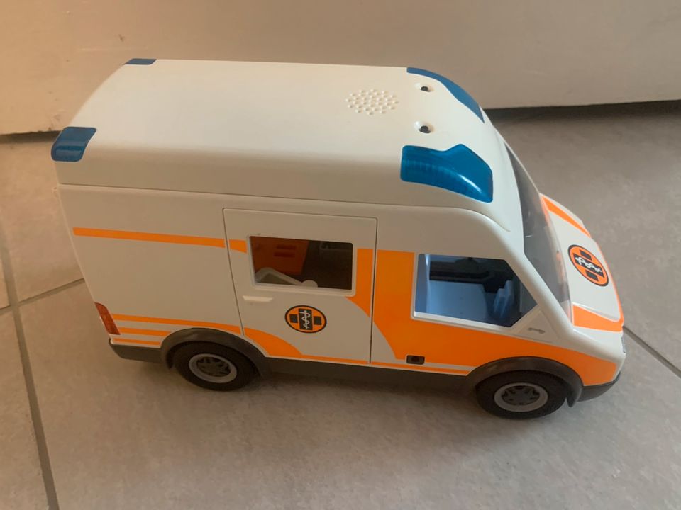 Playmobil Krankenwagen in Braunschweig