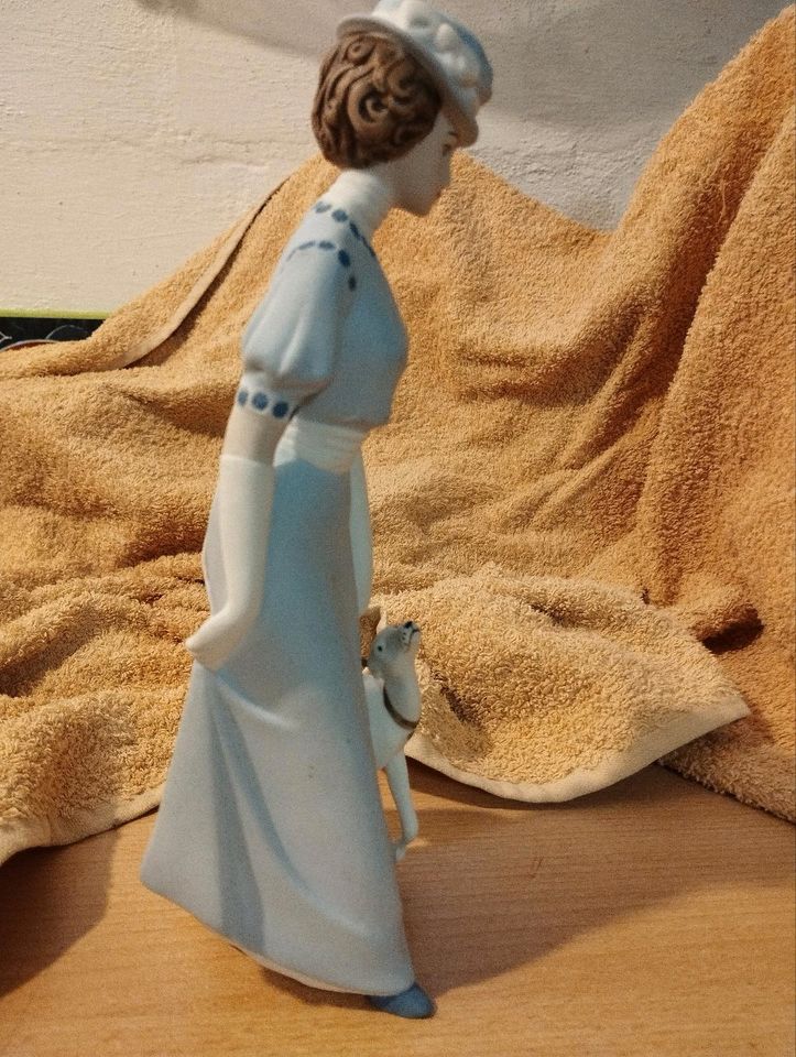 Royal Dux Figur, 25cm, Dame mit Hund, Porzellan Keramik Figur Rar in Weißenburg in Bayern