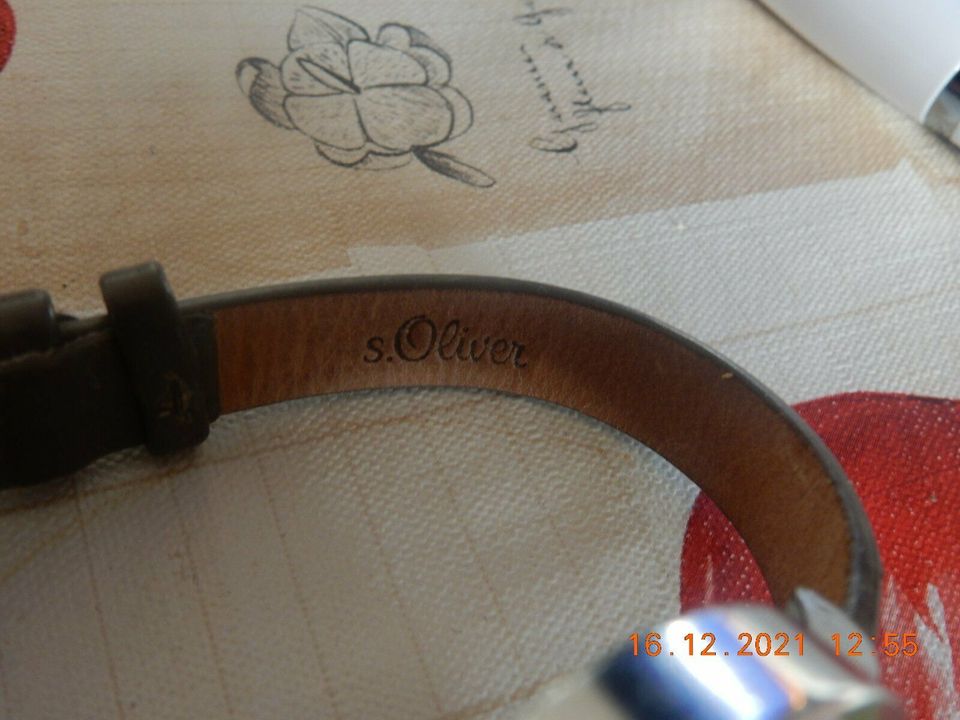 Damenuhr, S Oliver mit Original Lederarmband in Bad Oldesloe