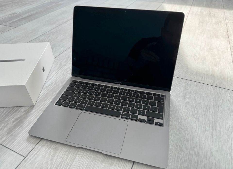 Apple MacBook Air 13 Zoll, 256GB SSD, M1, 8GB, 2020 inkl.Garantie in Gera