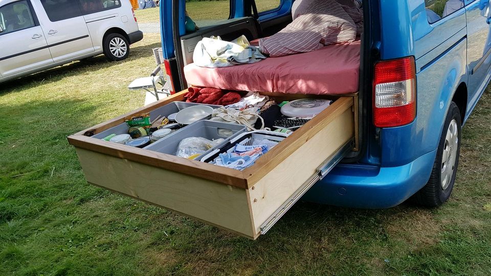 Camping / Campingbox für Caddy Ausziehsystem Tisch/Bett/... in Freiburg im Breisgau