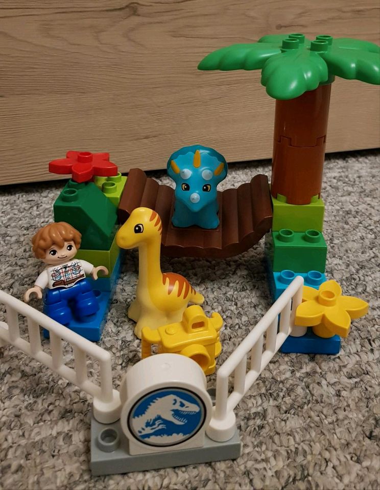 Lego Duplo Jurassic world 10879 in Berlin