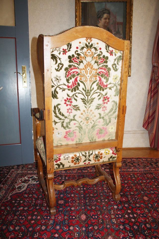 Ohrenbacken Sessel, 19.Jh. Eiche, teils geschnitzt in Nürnberg (Mittelfr)