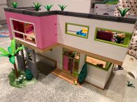 Playmobil Luxusvilla 5574 mit Auto und viel Zubehör Hessen - Bad Homburg Vorschau