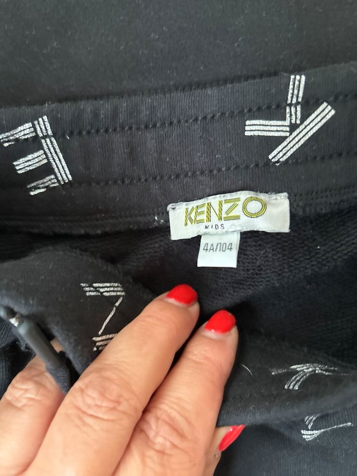 Original Kenzo Pullover und Rock in Berlin