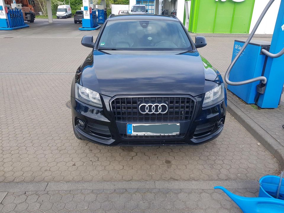 AUDI Q5 2.0 TDI  S Line STANDHEIZUNG in Wolfenbüttel