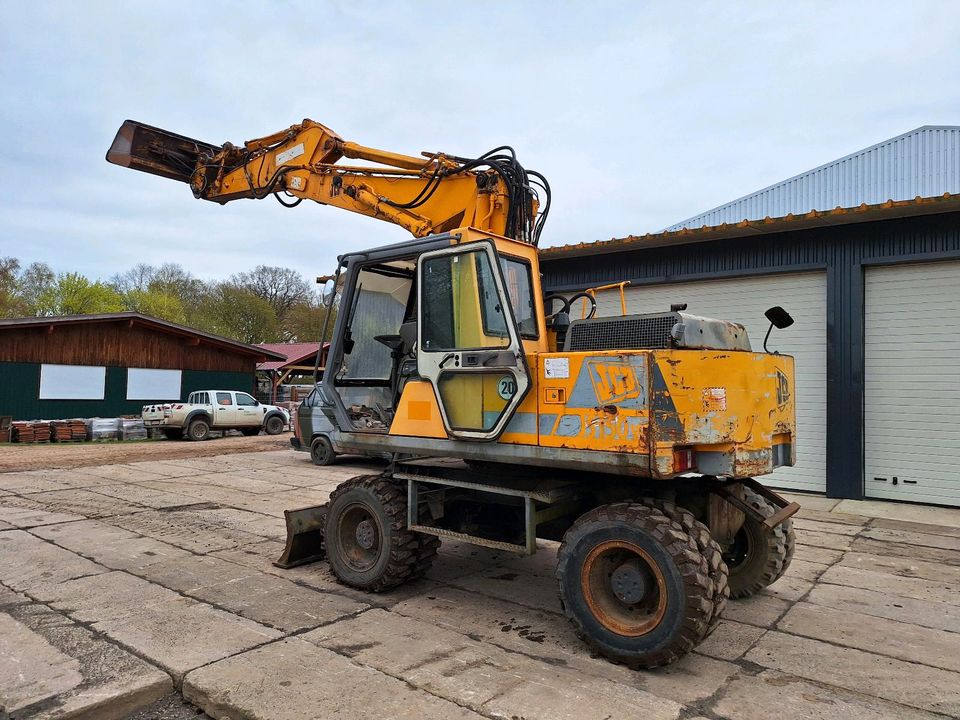 JCB JS 150 Mobilbagger Radbagger Räumschaufel 9100 bh in Züssow