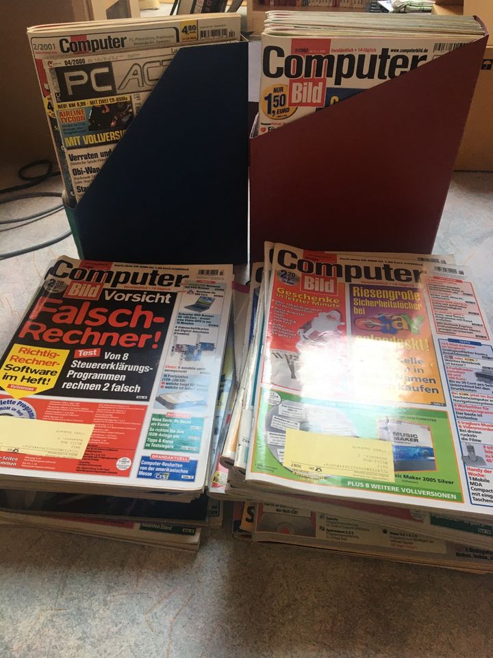 Computer Zeitschriften aus der Zeit 2001-2004 in Sasbach